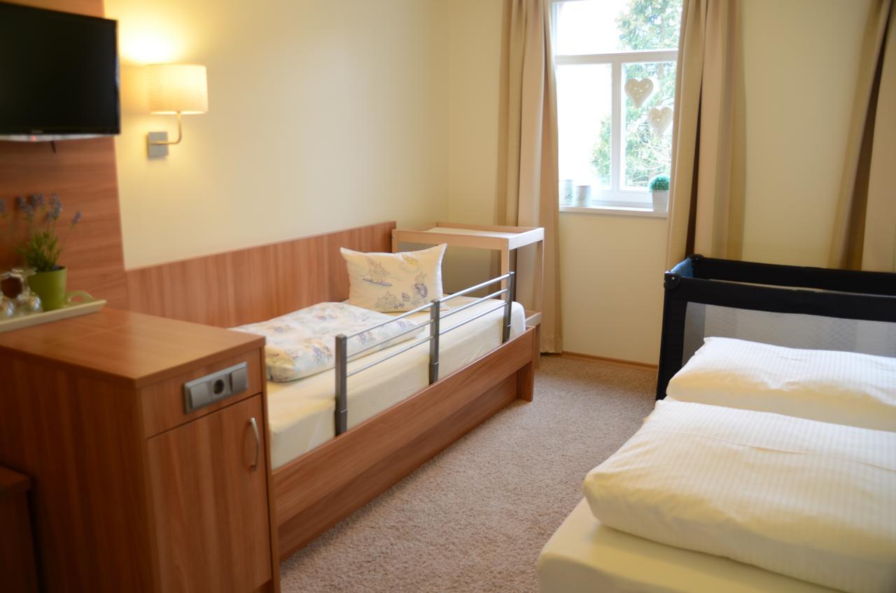 Hotel Mainblick Garni Марктхайденфелд Екстериор снимка